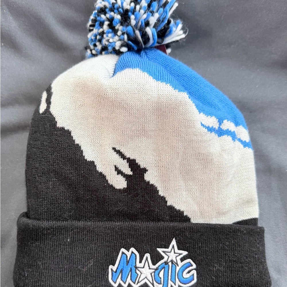 Exclusive Mitchell & Ness Orlando Magic NBA pom beanie Knit paintbrush design